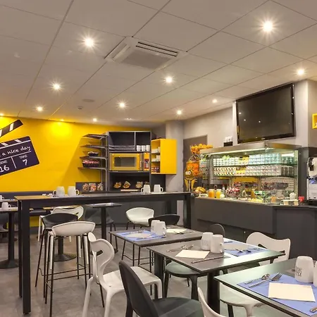 Kyriad Centre Gare Hotel 3*